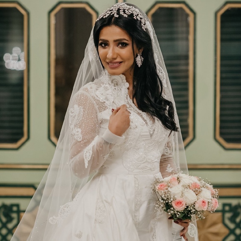  الفنانة مروة سالم بفستان الزفاف