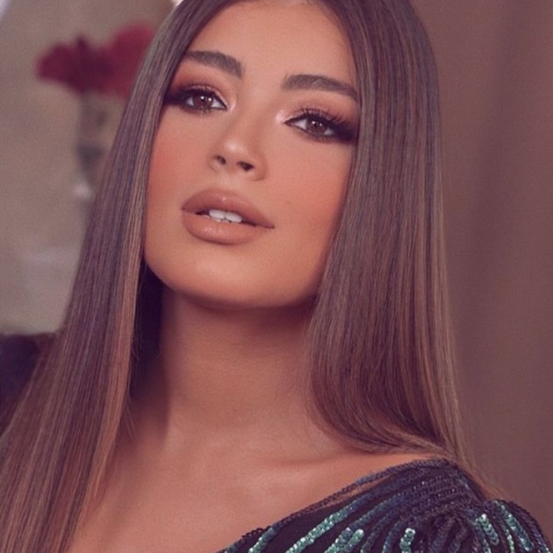 اطلالات ليلى زاهر الجمالية