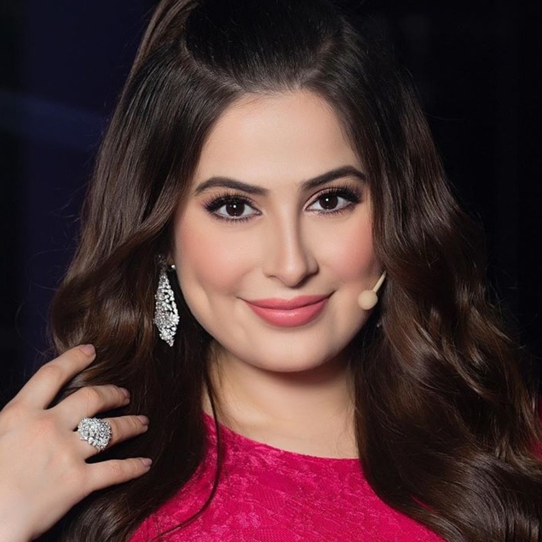 تسريحات شعر يوم الحب