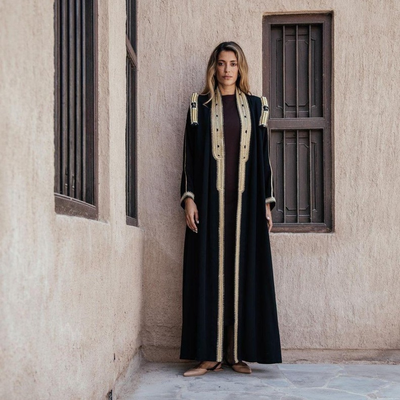 المصدر المصممة نهاد باخريبه