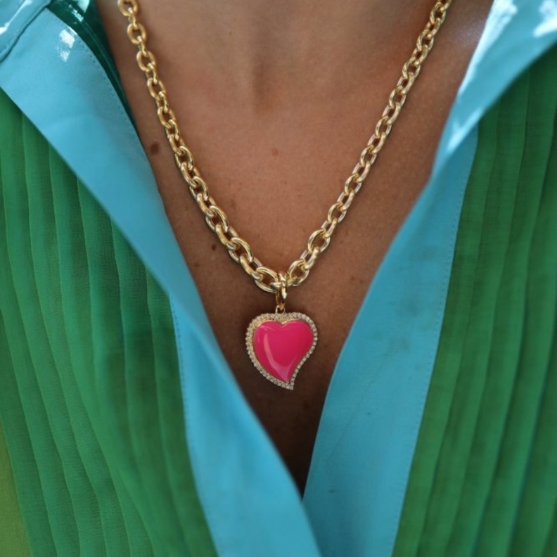  أشكال القلوب الرومانسية في سلاسل الذهب العصرية