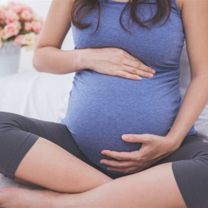ما هي أسباب تحجر البطن للحامل في الشهر الثامن