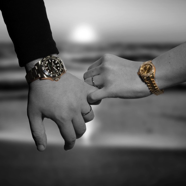 واتش بوكس الشرق الأوسط تحتفل بعيد الحب