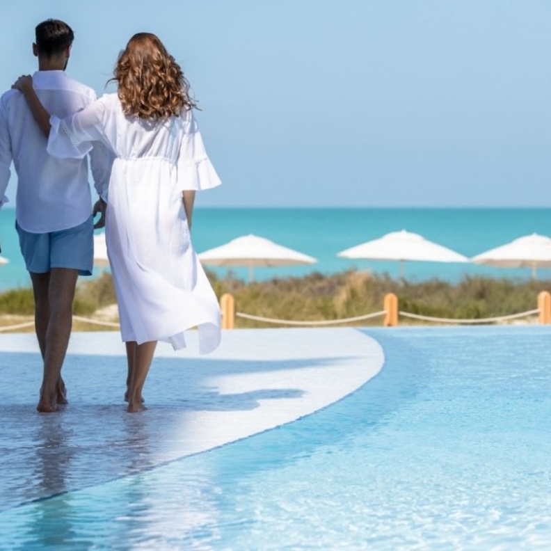  الشواطئ الرملية مناسبة تمامًا لقضاء يوم الحب