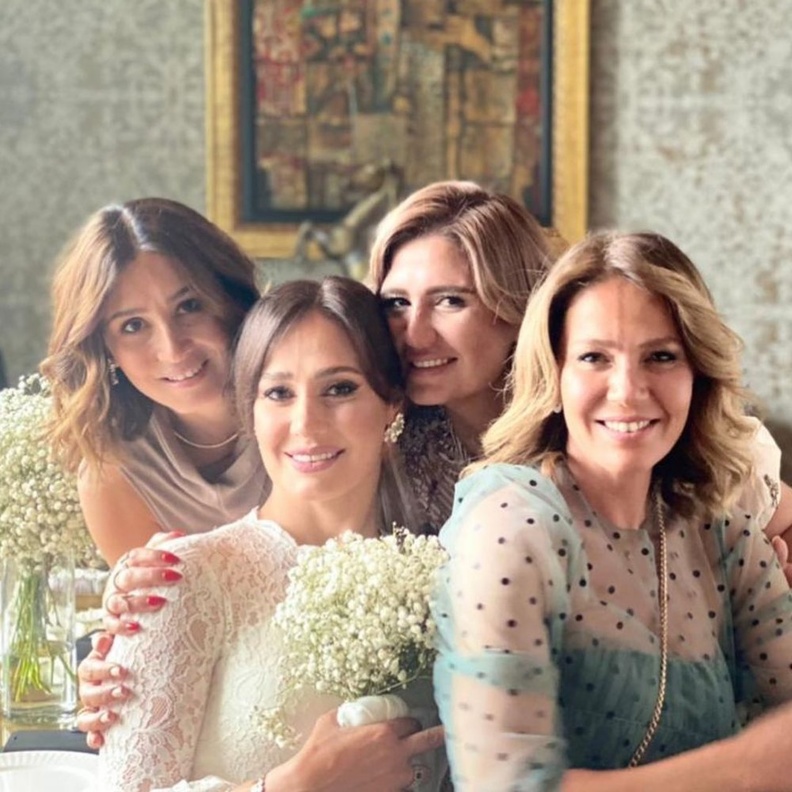 حلا شيحة وشقيقاتها