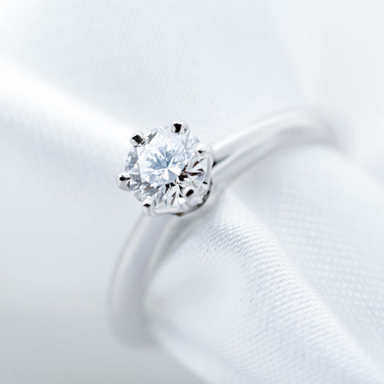 خاتم ثمين في رغيف خبز