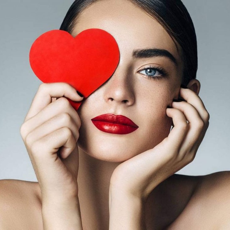 نصائح بسيطة للحصول على مكياج رائع في عيد الحب