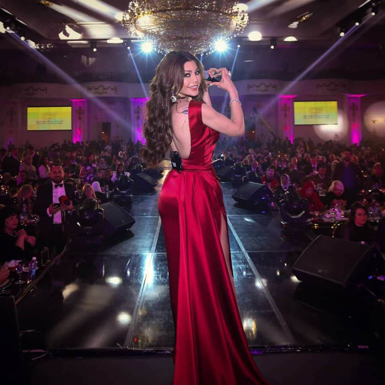 هيفا وهبي بالفستان الأحمر