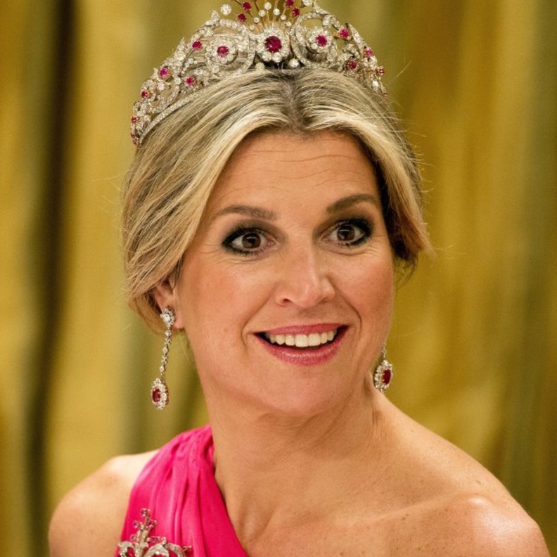  الملكة ماكسيما تتألق بتاج Ruby Peacock Tiara
