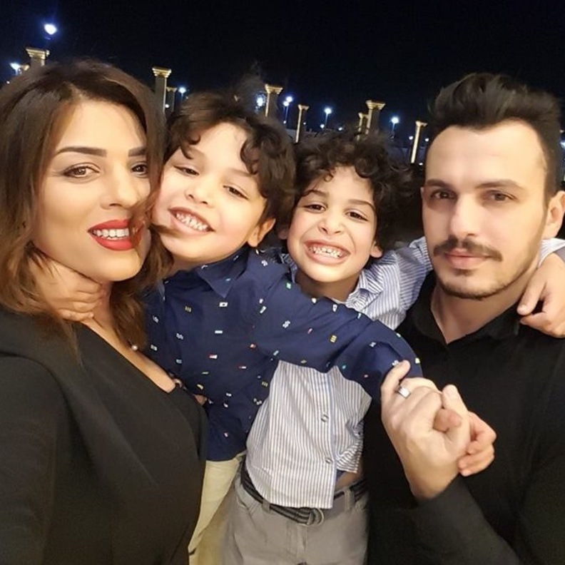 احمد ابراهيم وياسمين عيسى وابنائهما