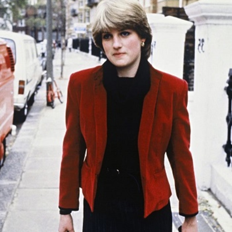 أيقونة الموضة.. 10 إطلالات للأميرة ديانا تظهر أناقتها قبل انضمامها للعائلة المالكة البريطانية