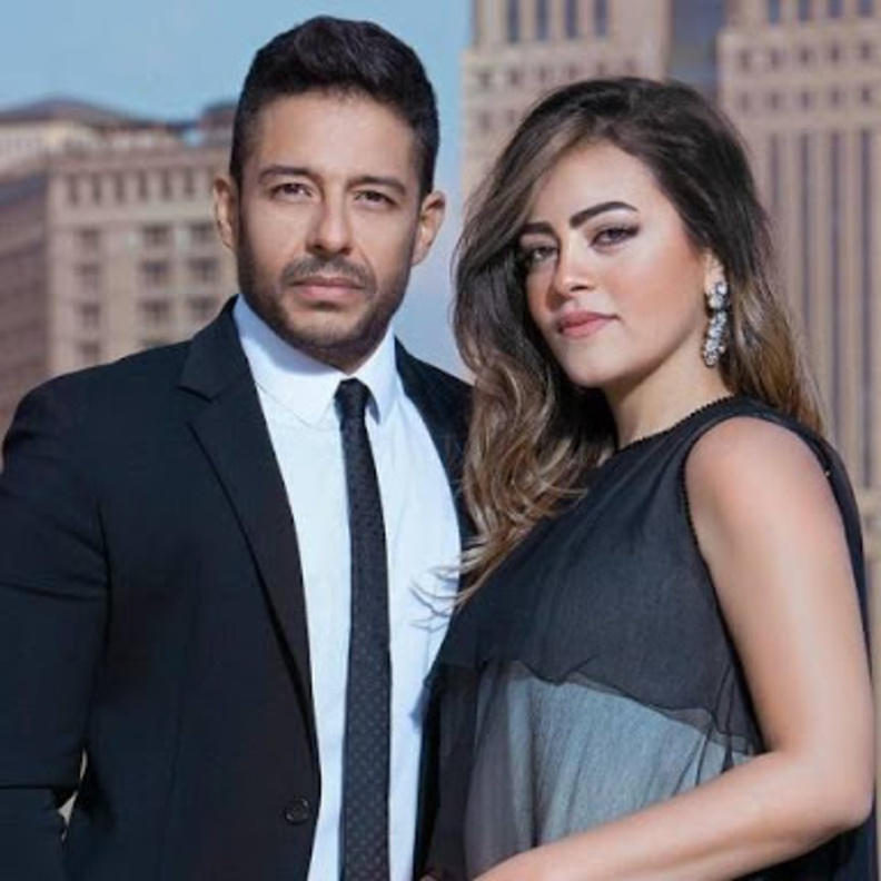 حماقي وزوجته 