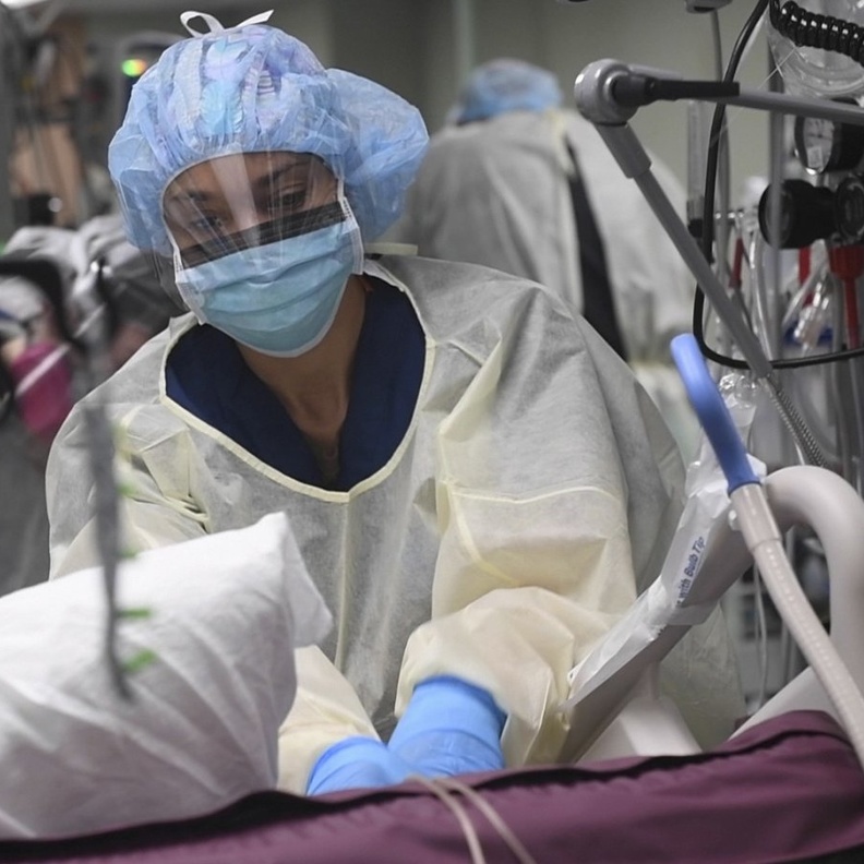 الإمارات أجرت 27 مليون فحص لكوفيد-19