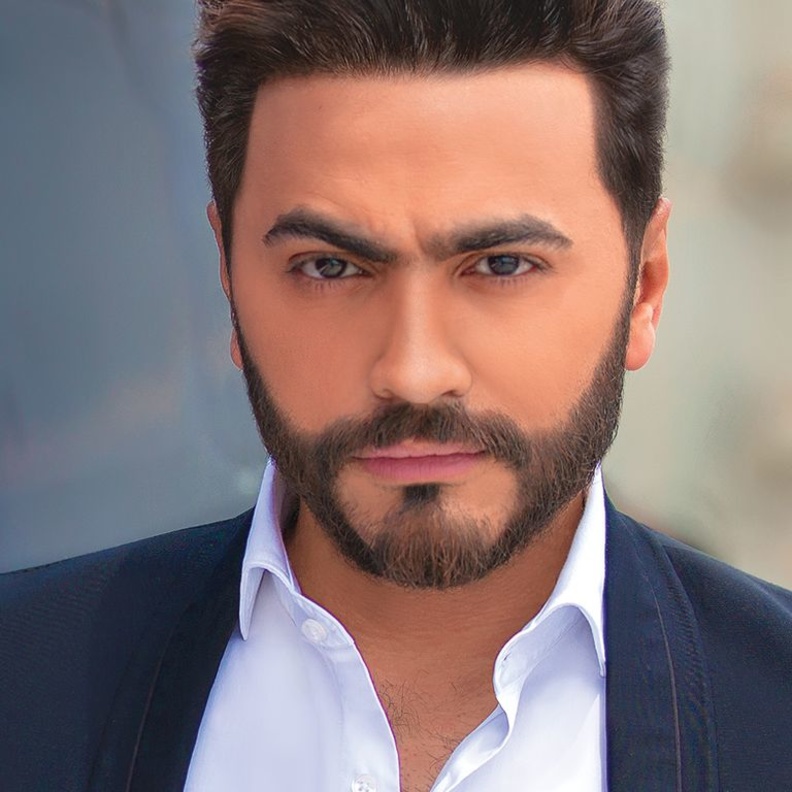 اطلالات للرجل مع اللحية المنتظمة بأسلوب تامر حسني