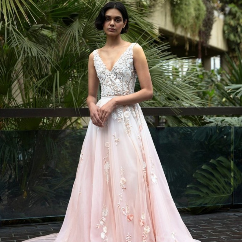 فساتين زفاف مطبعه بالورود من hermione