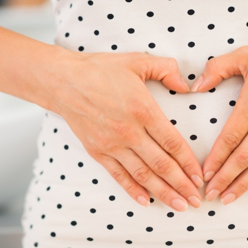 كيف تكون إفرازات الحمل في الشهر الثاني