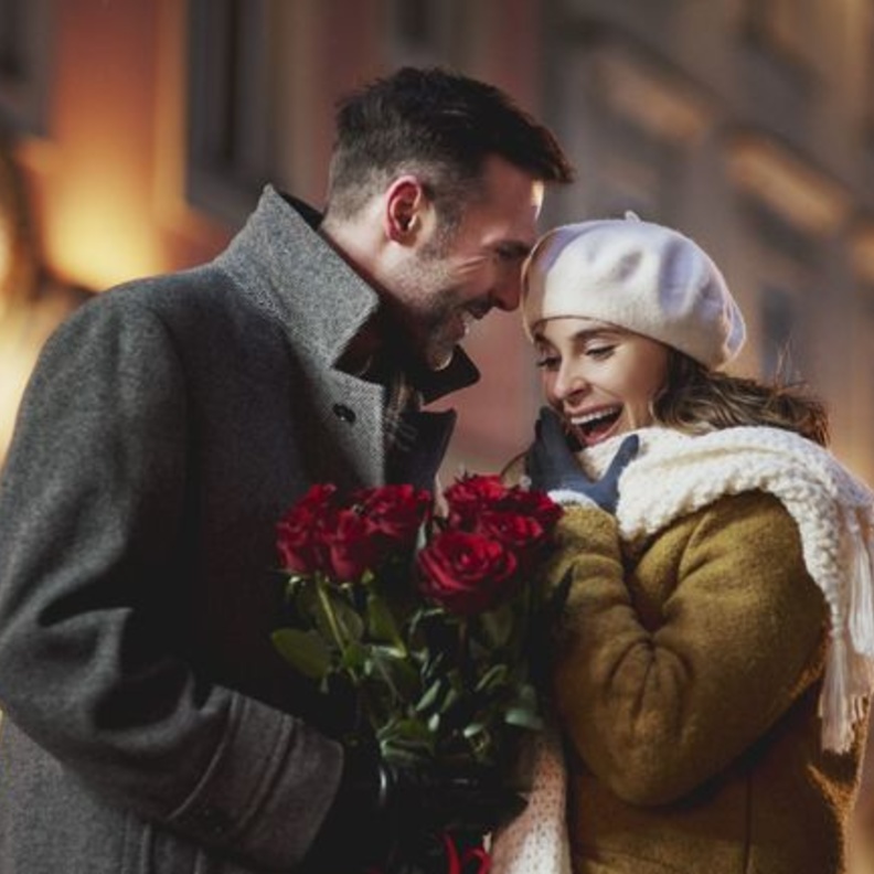  باقة الورد الحمراء ترمز الى الحب