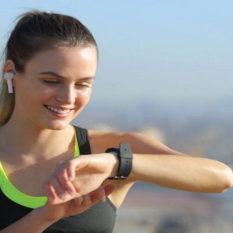  فيسبوك تدخل عالم الساعات الذكية