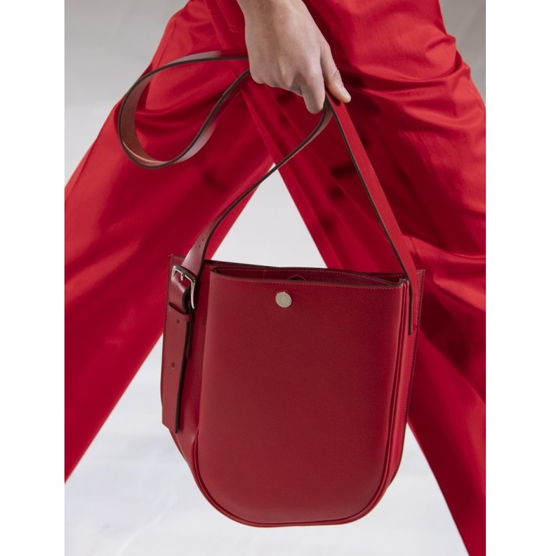 اكسسوارات باللون الأحمر مع الحقائب القوية من Hermes