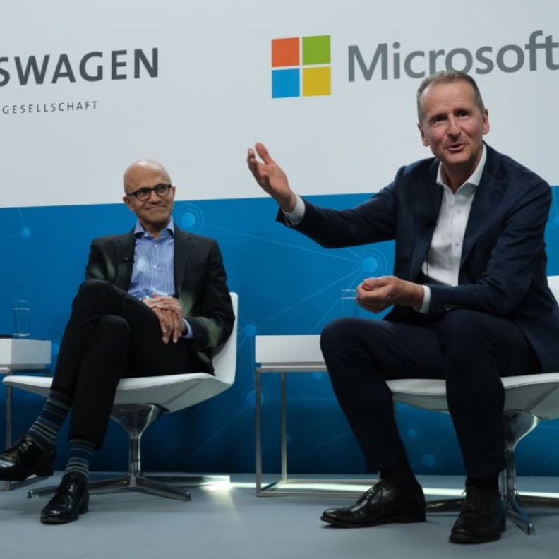 تعاون فولكس فاغن ومايكروسوفت لتطوير برامج قيادة آلية