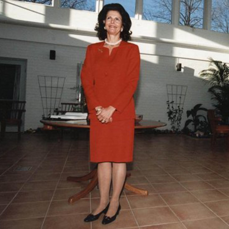 ملكة السويد تحتفل بمرور ربع قرن على تأسيس مؤسستها الخيرية