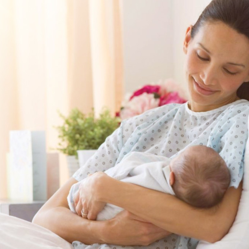 معلومات مهمة للأم عن التجميل النسائي بعد الولادة؟