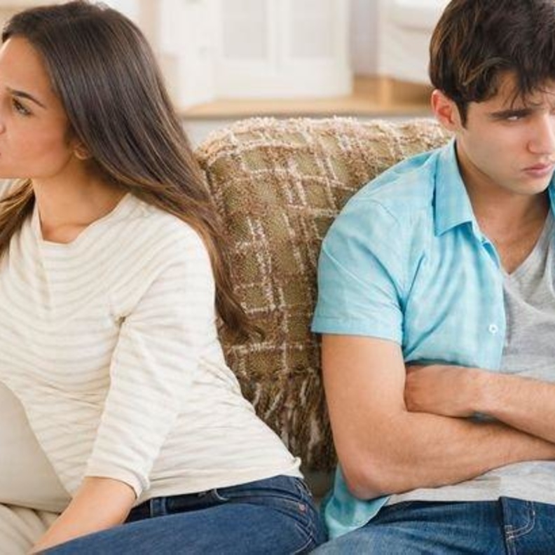 أخطاء زوجية تقتل الثقة بين الزوجين