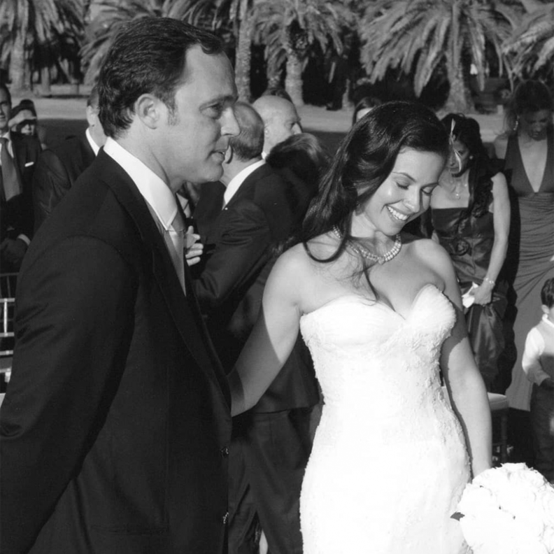 ريا ابي راشد مع زوجها في زفافهما