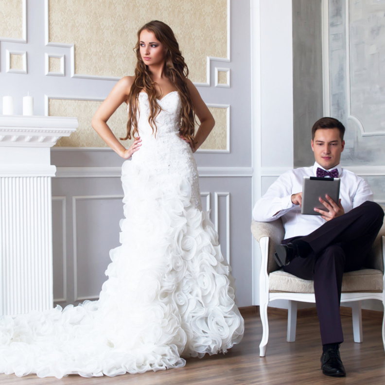  والد العروس يتخلى عنها في حفل الزفاف