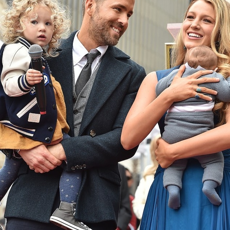 ريان رينولدز و بليك ليفلي وبناتهما