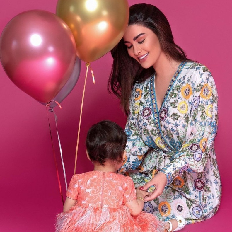 روان بن حسين وابنتها 