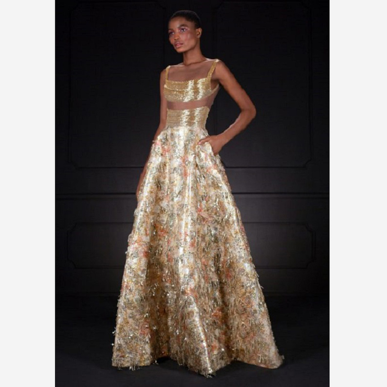 فساتين خطوبة باللون الذهبي