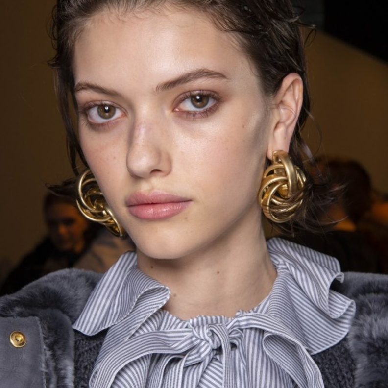  أفضل أنواع الماسكرا لرموش طويلة وكثيفة