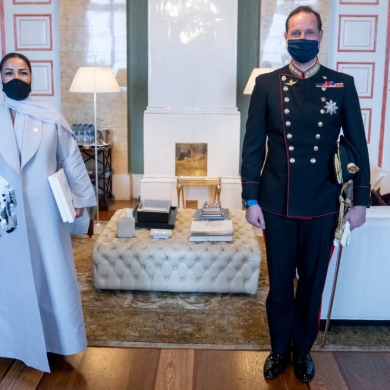 آمال المعلمي تقدم أوراق اعتمادها سفيراً في النرويج