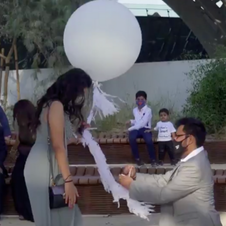 بالفيديو طلب زواج في موقع معرض إكسبو دبي
