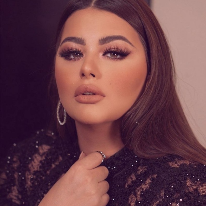  اجمل مكياج برونزي لصاحبات البشرة البيضاء من وحي هنادي مهنا