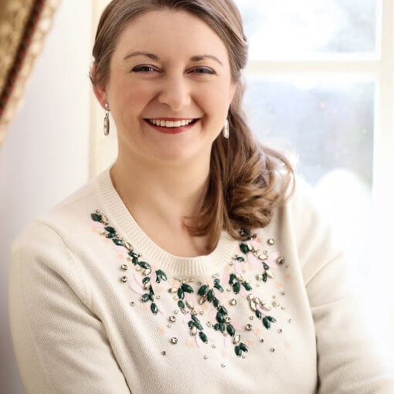 شاهد صور رسمية جديدة للأميرة ستيفاني بمناسبة عيد ميلادها السابع والثلاثين