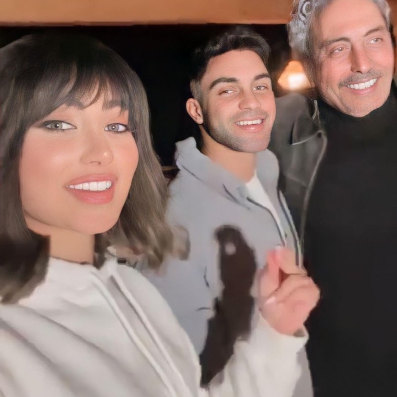 نور الغندور مع والدها