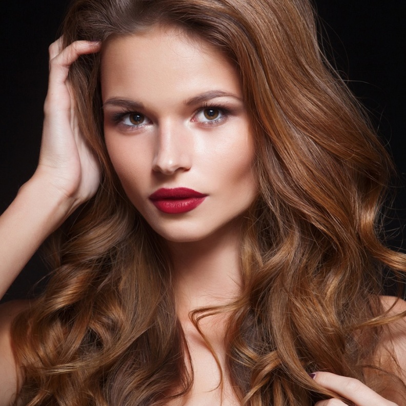 تسريحات شعر للسهرات 2021