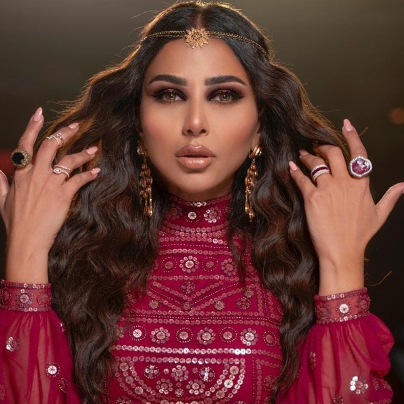 مهيرة عبد العزيز