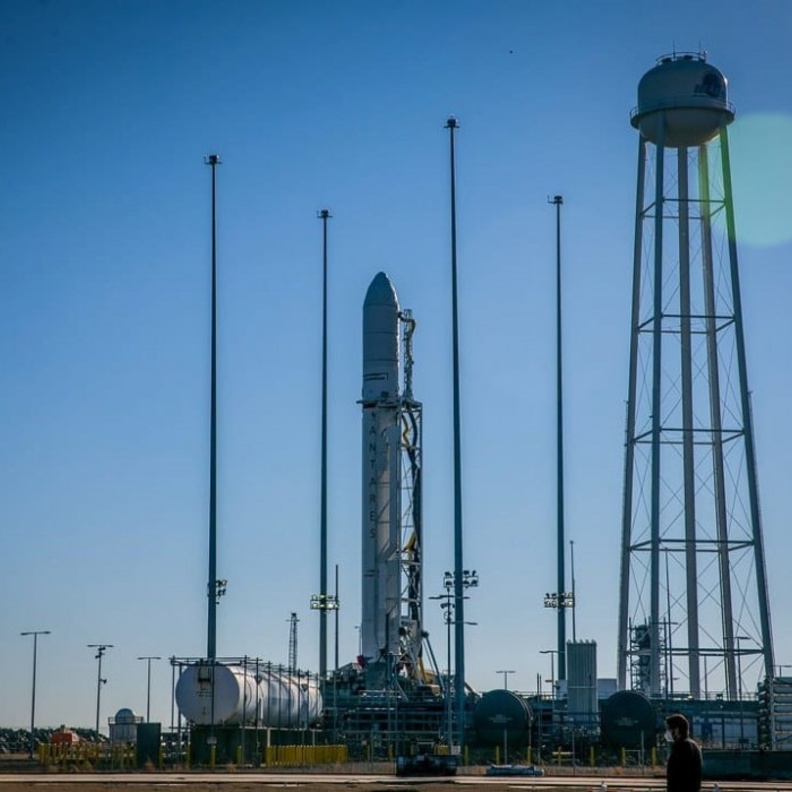  القمر الصناعي "ظبي سات" 