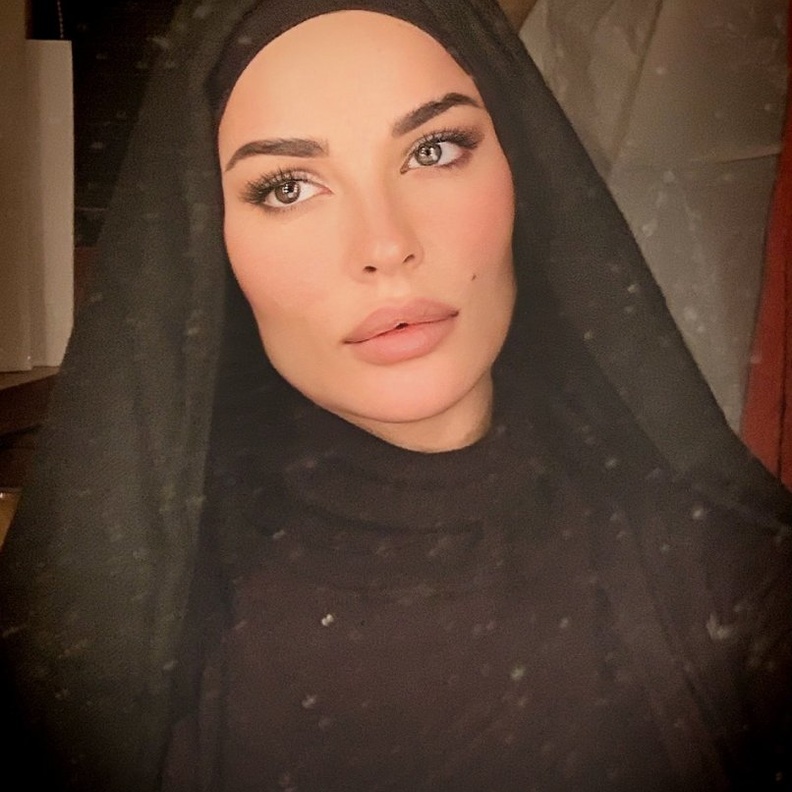 نادين نجيم بالحجاب