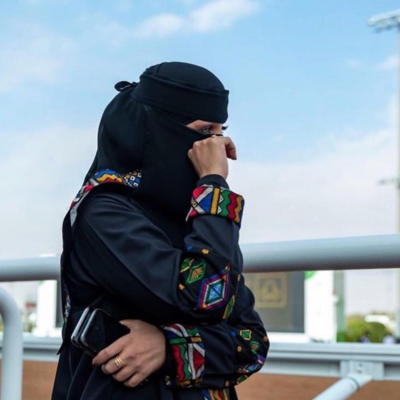 اطلالة سارة القحطاني في كأس السعودية