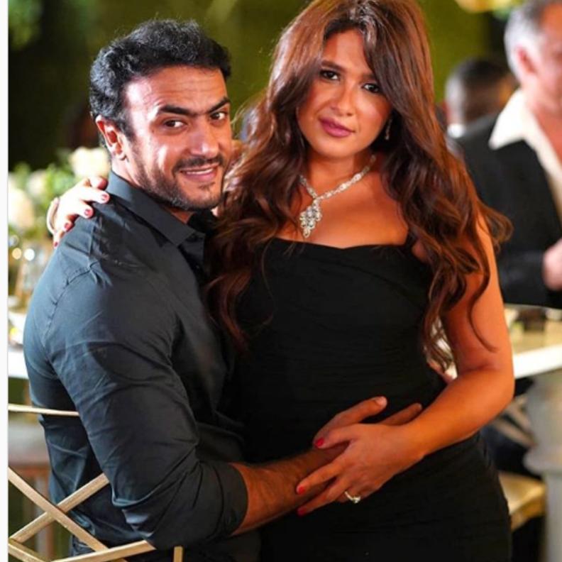 الفنان احمد العوضي مع ياسمين عبد العزيز