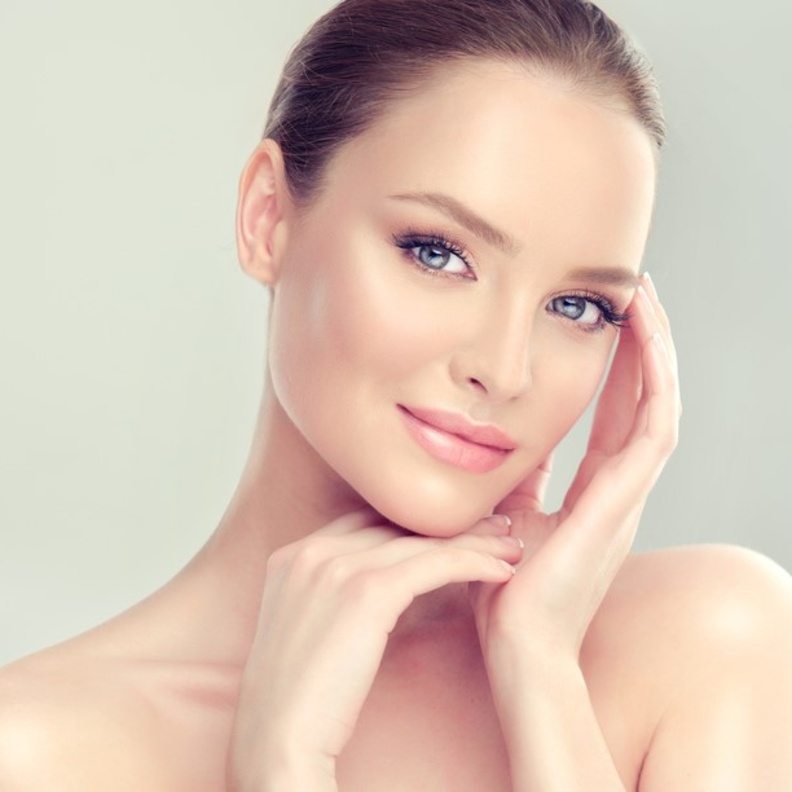 ماسك اللبن البودرة والعسل لتنظيف البشرة وتفتيحها