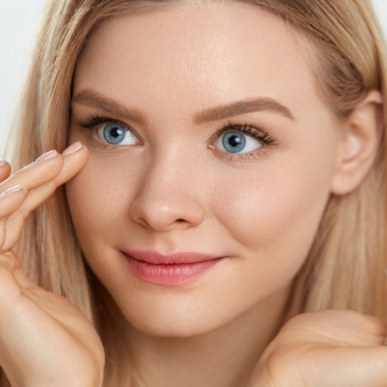 فوائد زيت اللوز للتخلص من الهالات الداكنة