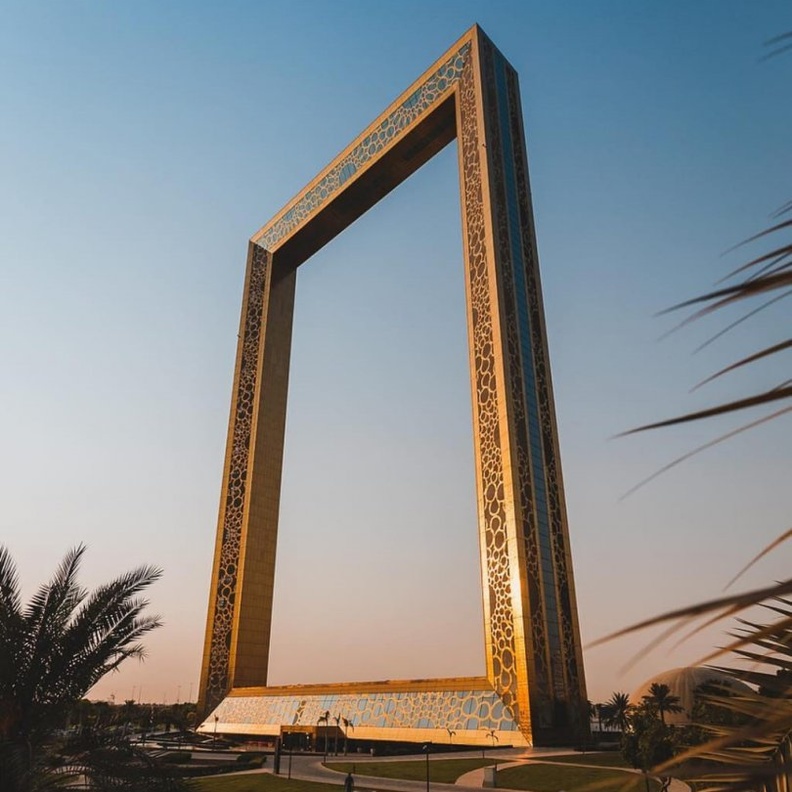 تصميم خلاب لبرواز دبي 