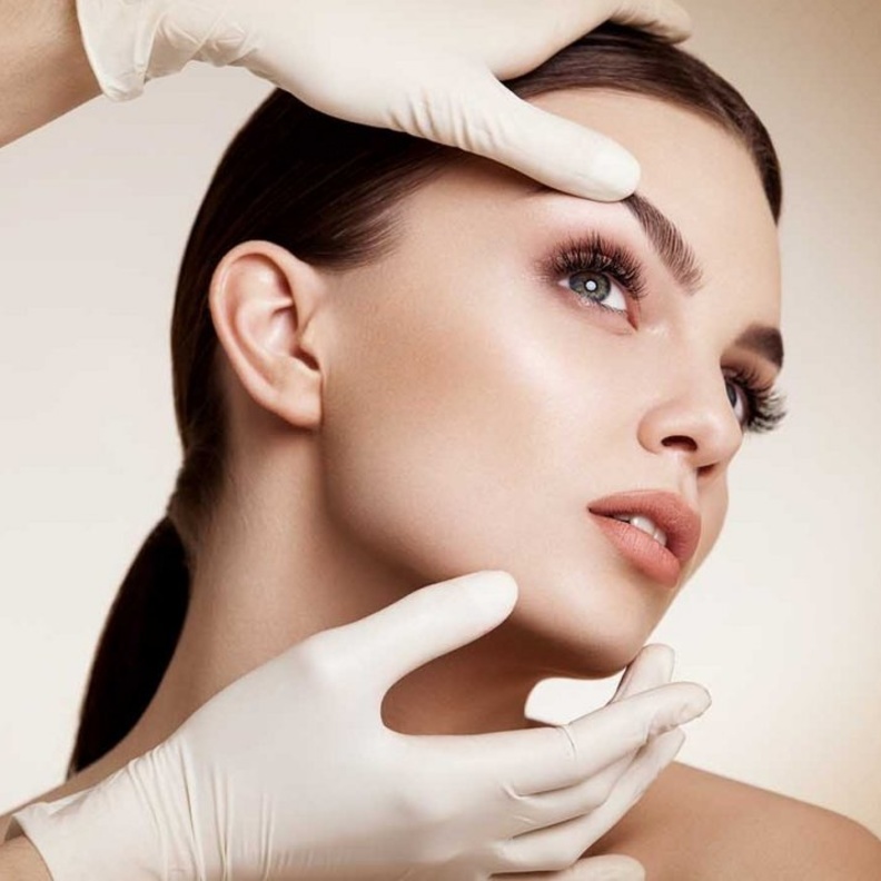 مميزات وعيوب عمليات تجميل الوجه بالليزر