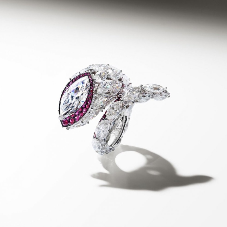 مجوهرات فخمة بقصة الماركيز من دار De Grisogono