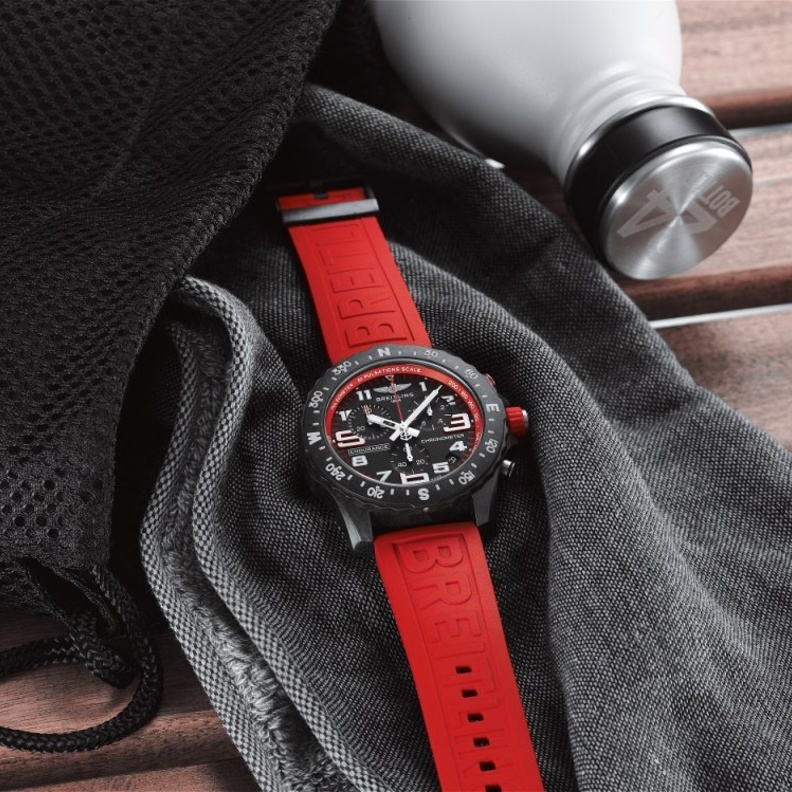 الساعة الرياضية الفائقة إنديورانس برو (Endurance Pro)